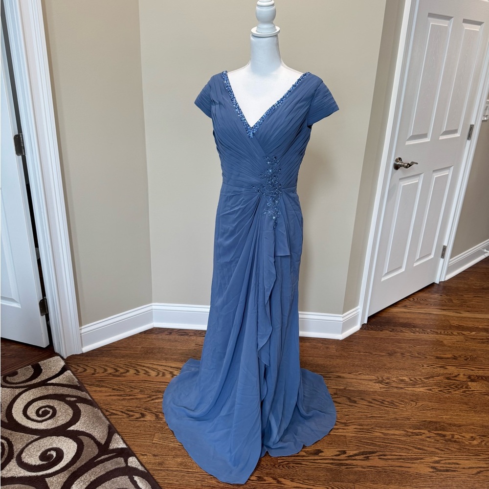 Elegant Blue Evening Gown